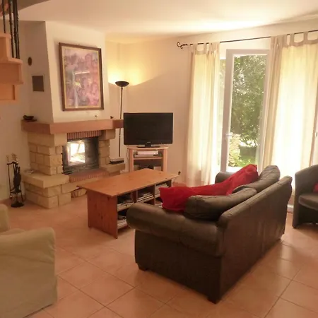 Дом отдыха Jolie Maisonnette Proche Carcassonne *